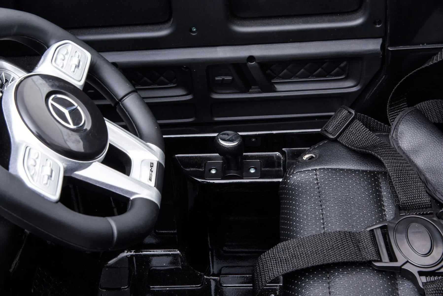 Mașinuță electrică pentru copii AT Performance Mercedes-Benz AMG G63, 12V 4.5Ah, 2 motoare de 30 W, 3-5 km/h