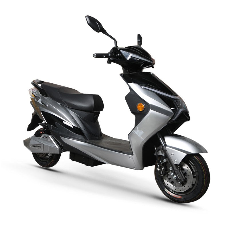 Scuter Electric Nmoto X1 Gri cu Motor Bosch 2020W – Viteză Max. 45 km/h, Autonomie 75 km, Dimensiuni 1750×570×1140mm, Greutate 80Kg, Portbagaj Detașabil, Alb/Negru Carte RAR (C.I.V) + CADOU Tricou N-Moto