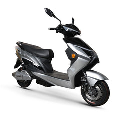 Scuter Electric Nmoto X1 Gri cu Motor Bosch 2020W – Viteză Max. 45 km/h, Autonomie 75 km, Dimensiuni 1750×570×1140mm, Greutate 80Kg, Portbagaj Detașabil, Alb/Negru Carte RAR (C.I.V) + CADOU Tricou N-Moto