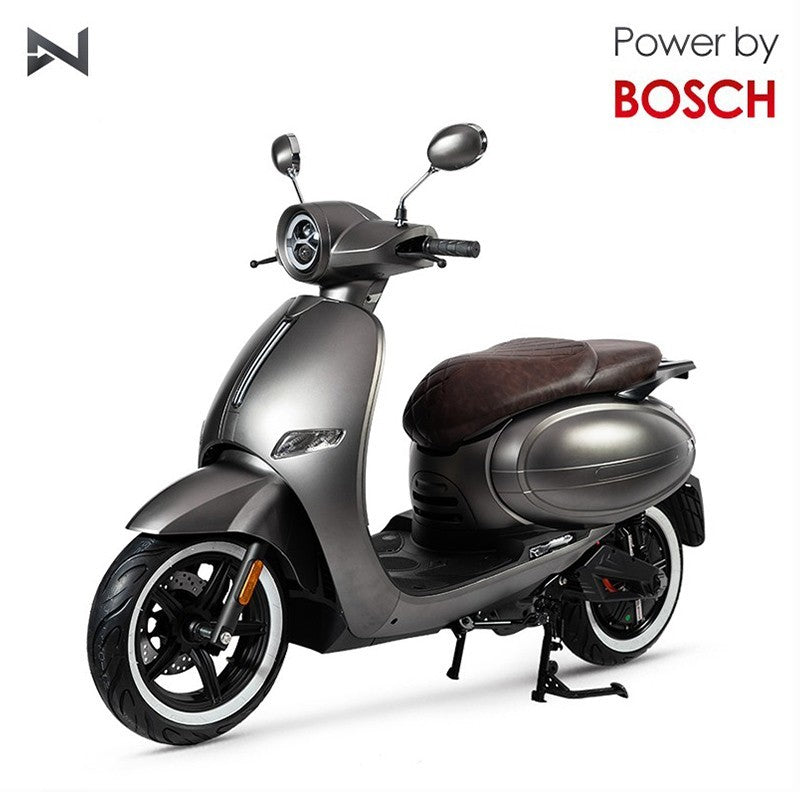 Scuter electric N-MOTO LX06, motor Bosch 2300 W, baterie 60V 32Ah, autonomie 60 km, frâne CBS, alb