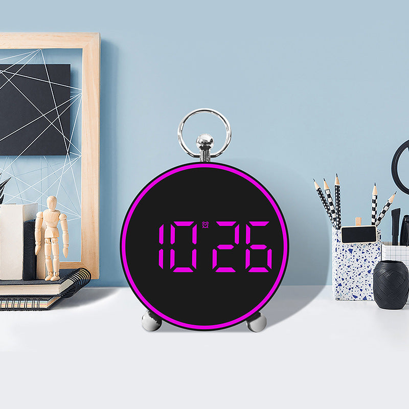 Ceas digital de masă AT Performance, afișaj LED, alarmă cu snooze, alimentare USB, 14 cm, roz