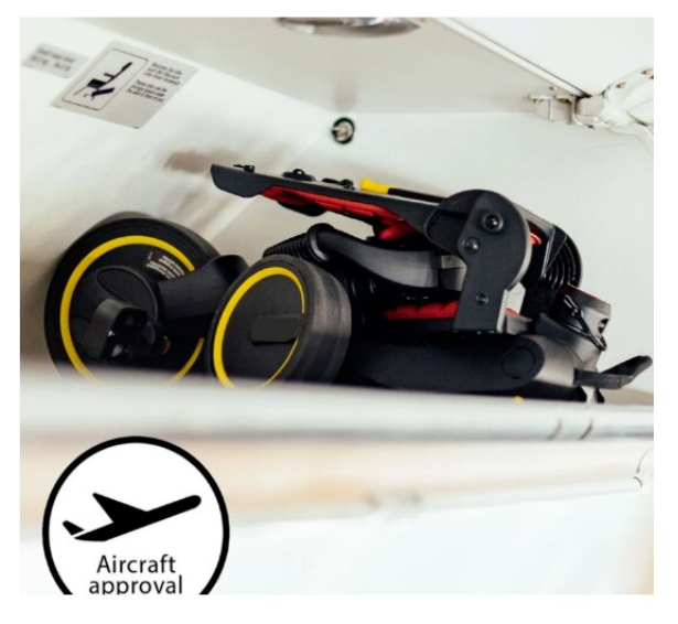 Tricicleta 4IN 1, At Performance, Centura Prindere, Bara Protectie, Piele ecologica, Suport Pahar, Pedale Detasabile, 6 luni+, Rosu / Negru