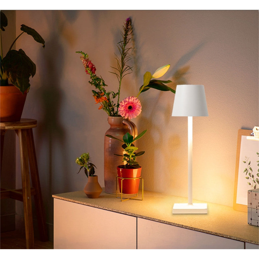 Lampă de masă LED AT Performance, reîncărcabilă, 38 x 10 cm, 3 temperaturi de culoare, alb