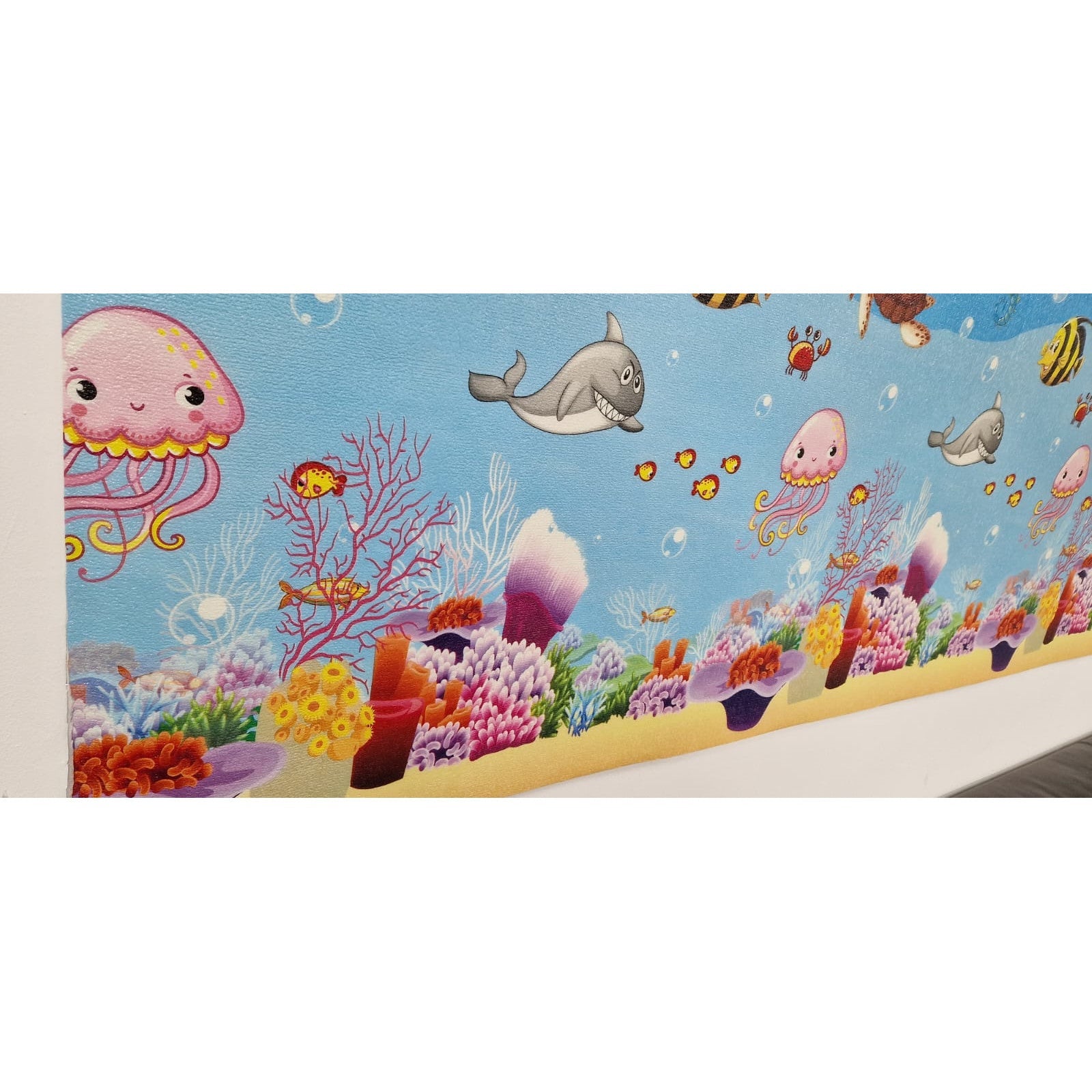 Rola Tapet 3D, autoadeziv/autocolant, AT PERFORMANCE®, spuma moale, design modern, pentru interior, usor de curatat, rezistent la apa, 68cmx2.8m, model acvatic, pesti